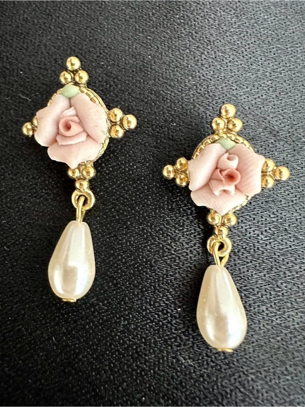 Baroque Style Rose/ Pearl Drop Earring